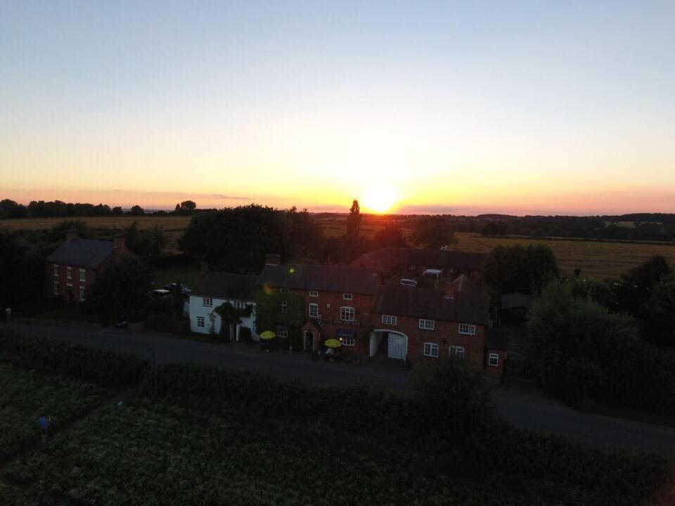 The Royal Arms Hotel Sutton Cheney Luaran gambar